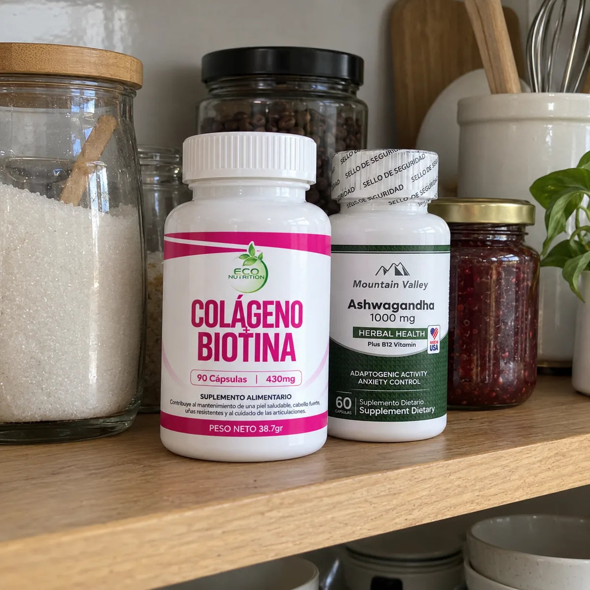 Colágeno y ashwagandha en la repisa de la cocina